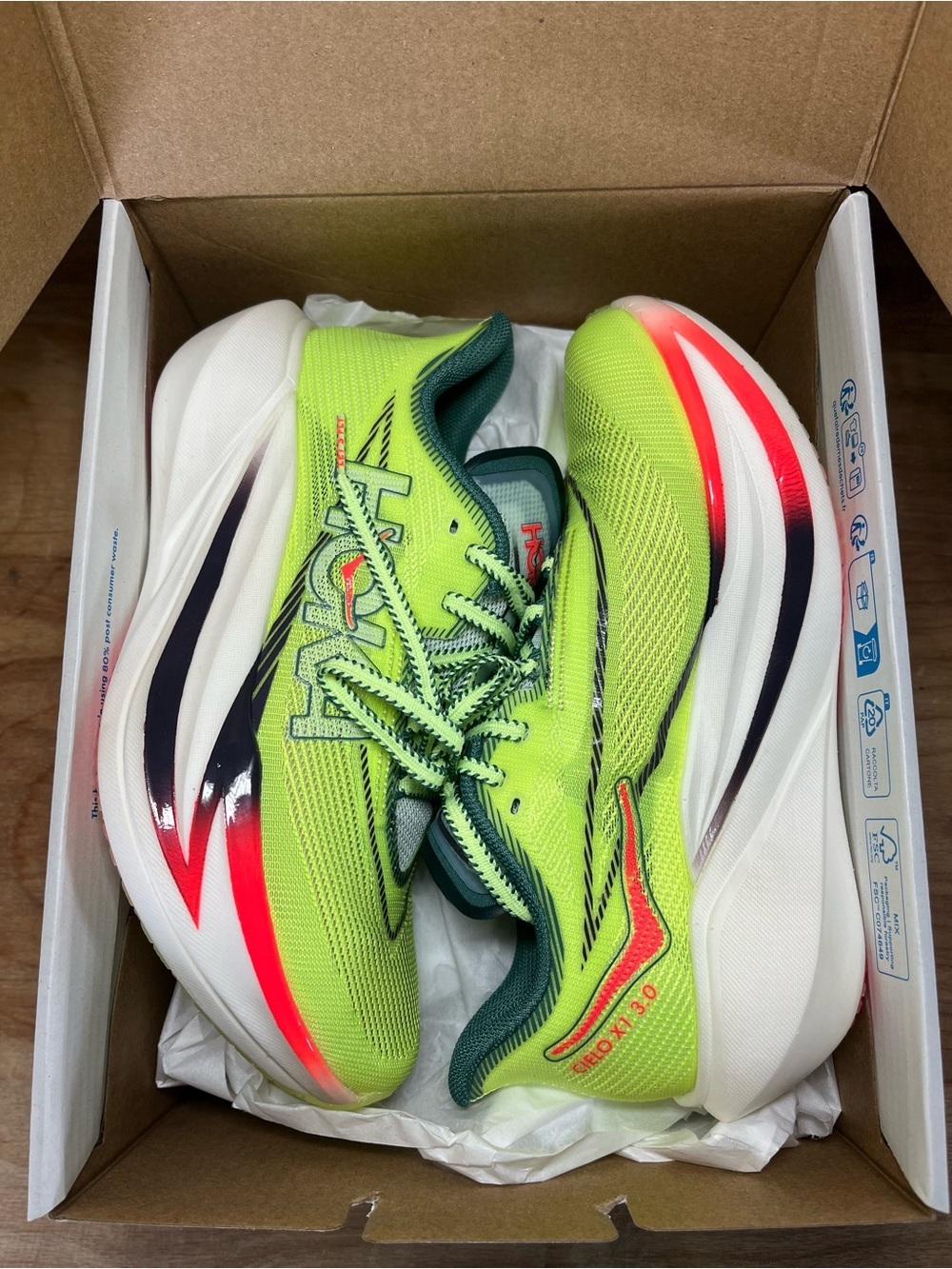 NEW Hoka One One Cielo X1 3.0 Womens Size 6 Running Shoes Neon Yuzu/Thyme - Picture 2 of 13